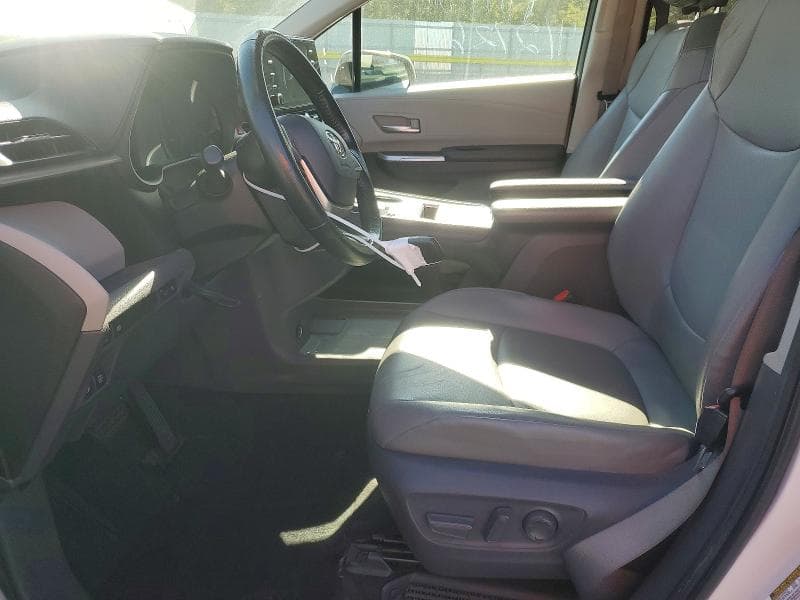 2021 TOYOTA SIENNA XLE 7