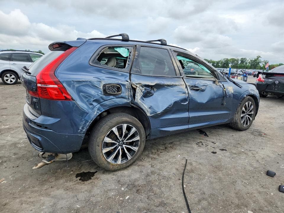 2024 VOLVO XC60 PLUS 3