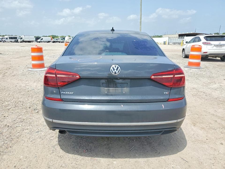 2018 VOLKSWAGEN PASSAT S S 6