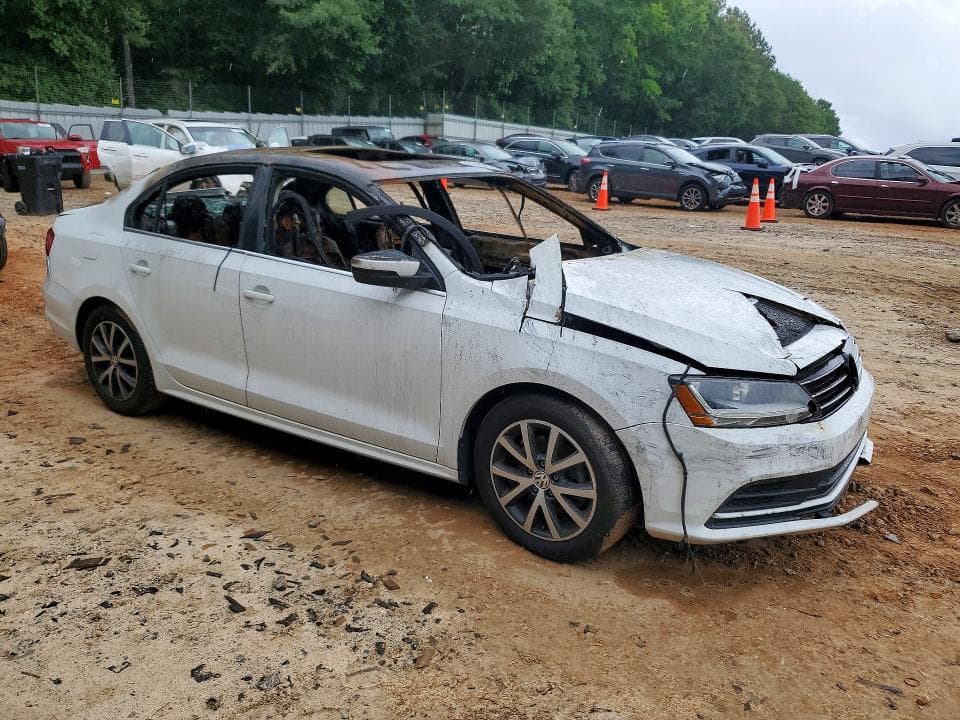 2017 VOLKSWAGEN JETTA SE 4