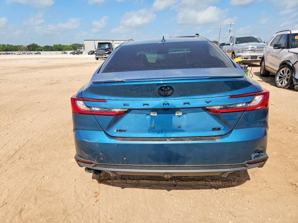 2026 TOYOTA CAMRY SE 6