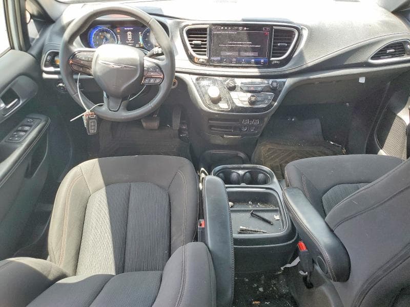 2022 CHRYSLER PACIFICA TOURING 8