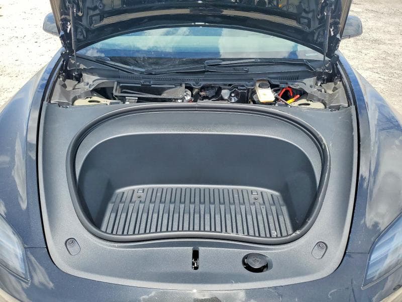 2026 TESLA MODEL 3 11