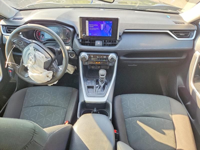 2024 TOYOTA RAV4 XLE 8
