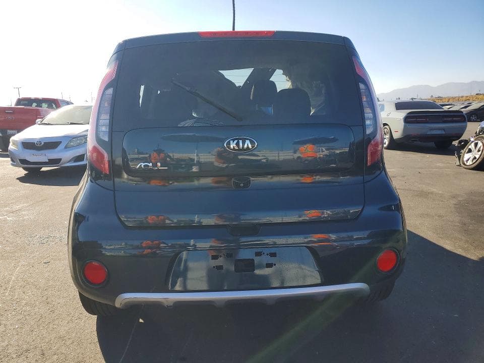 2018 KIA SOUL + 6