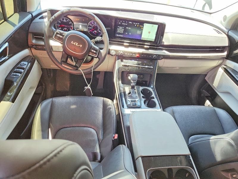 2024 KIA CARNIVAL EX 8