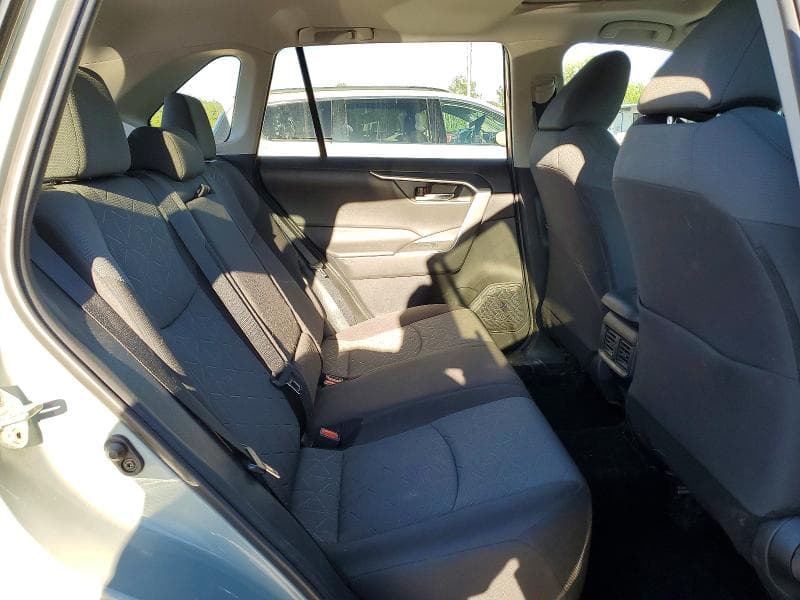 2020 TOYOTA RAV4 XLE 11
