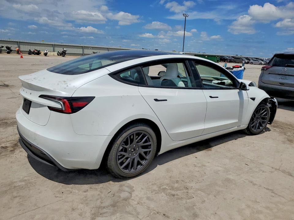 2026 TESLA MODEL 3 3