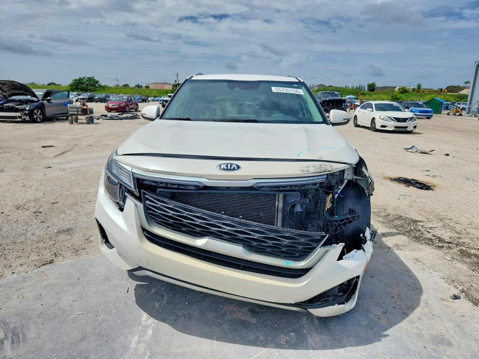 2021 KIA SELTOS S 5