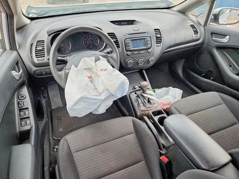 2017 KIA FORTE LX 8