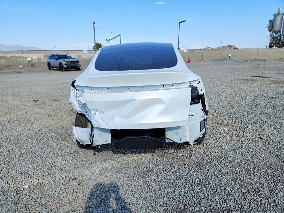 2026 TESLA MODEL Y 6