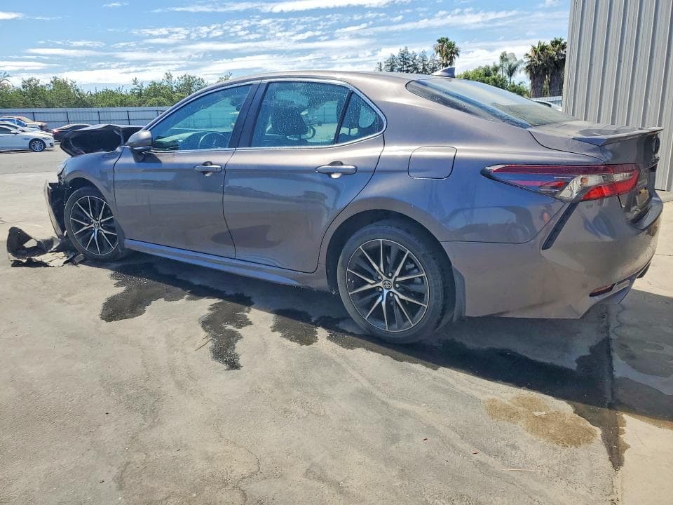 2023 TOYOTA CAMRY SE 2