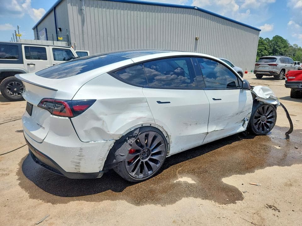 2023 TESLA MODEL Y 3