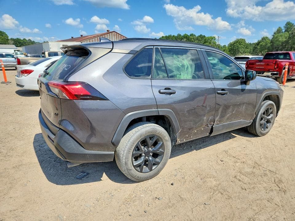 2021 TOYOTA RAV4 LE 3