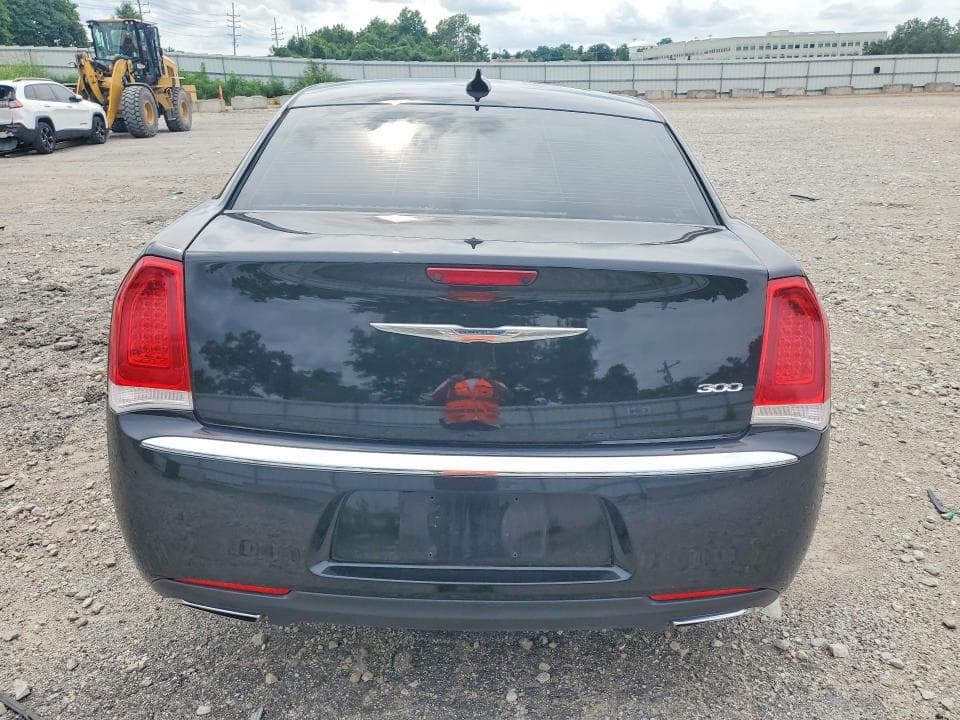 2017 CHRYSLER 300 LIMITED 6