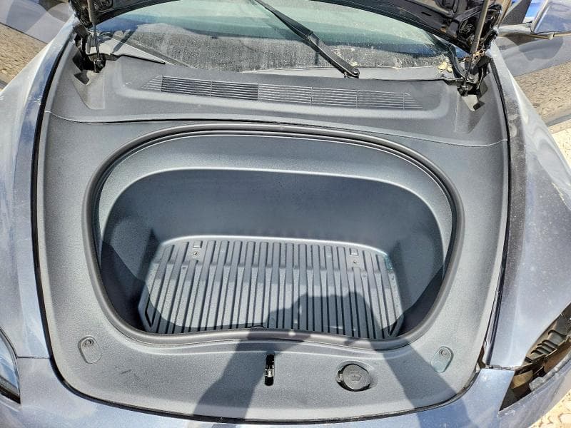 2026 TESLA MODEL 3 11
