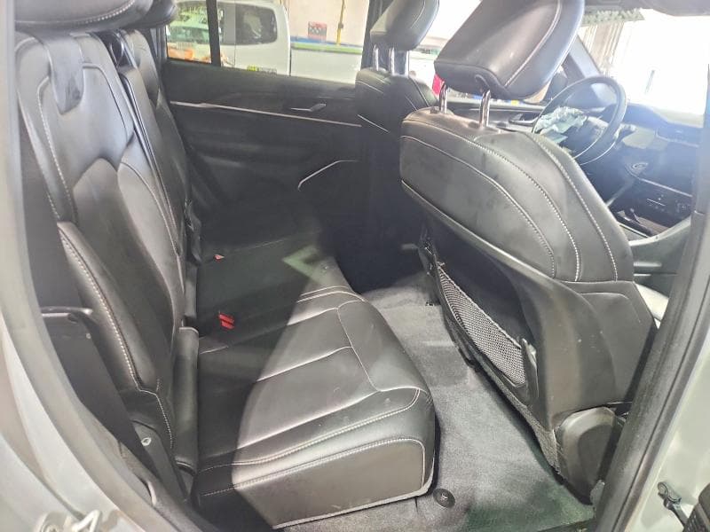 2025 JEEP GRAND CHEROKEE 4XE 11