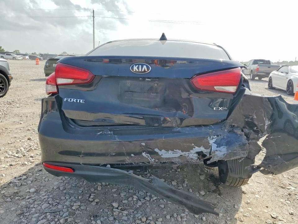 2017 KIA FORTE EX 6