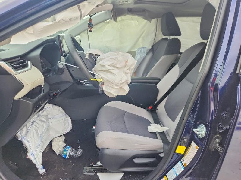 2019 TOYOTA RAV4 XLE 7