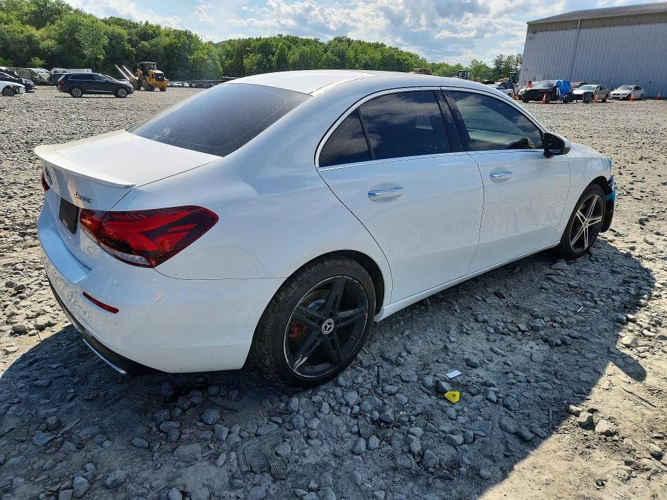 2019 MERCEDES-BENZ A 220 4MATIC 3