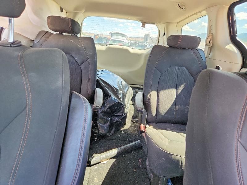 2019 CHRYSLER PACIFICA LX 10