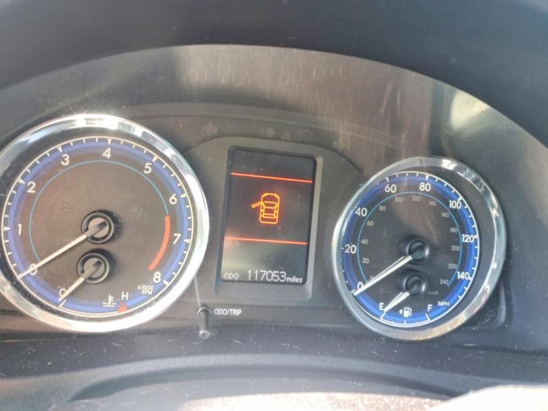 2018 TOYOTA COROLLA LE 9