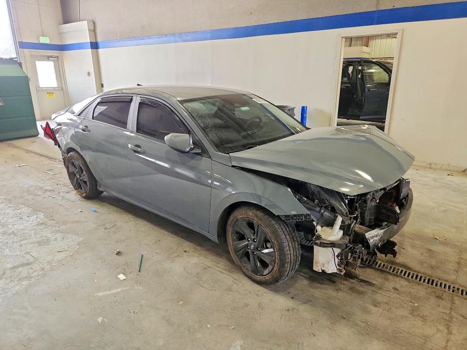 2023 HYUNDAI ELANTRA SEL 4
