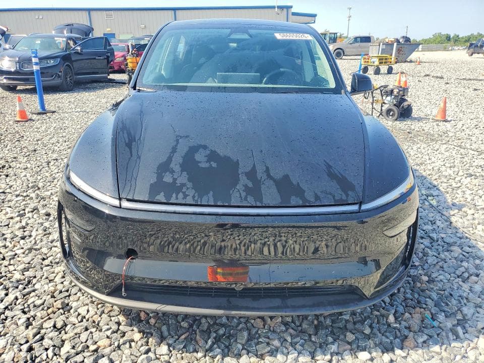 2026 TESLA MODEL Y 5