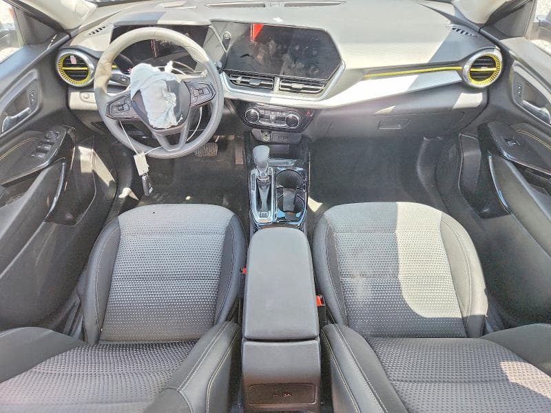 2025 CHEVROLET TRAX 1LT 8