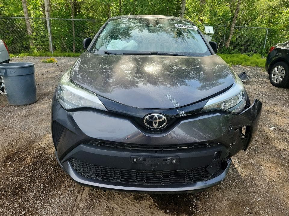 2021 TOYOTA C-HR LE 5
