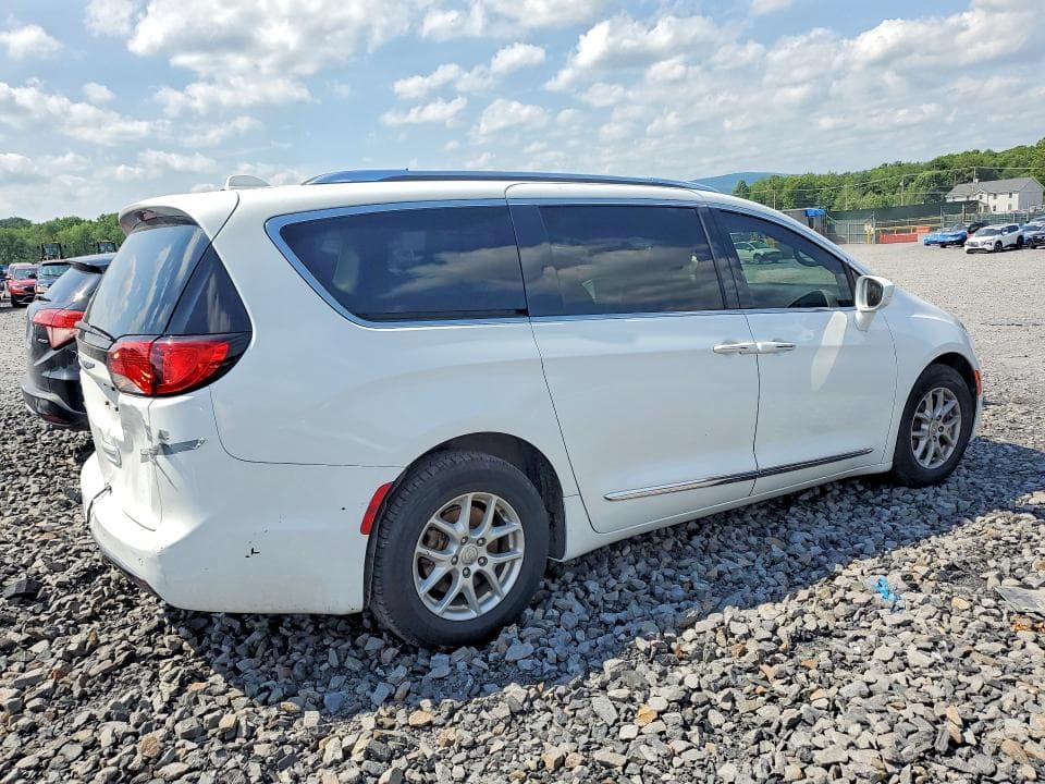 2020 CHRYSLER PACIFICA TOURING L 3