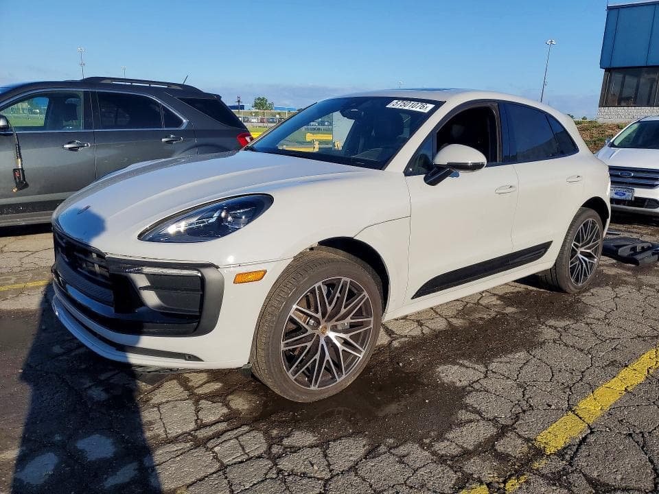 2025 PORSCHE MACAN BASE - 1
