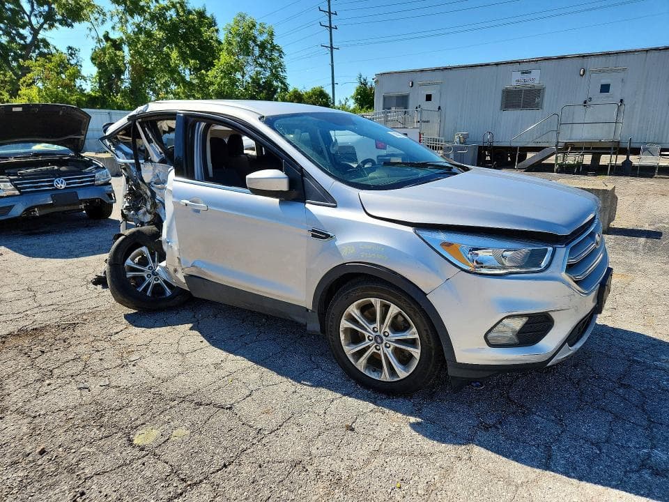 2019 FORD ESCAPE SE 4