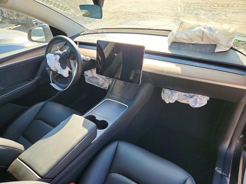 2024 TESLA MODEL Y 8
