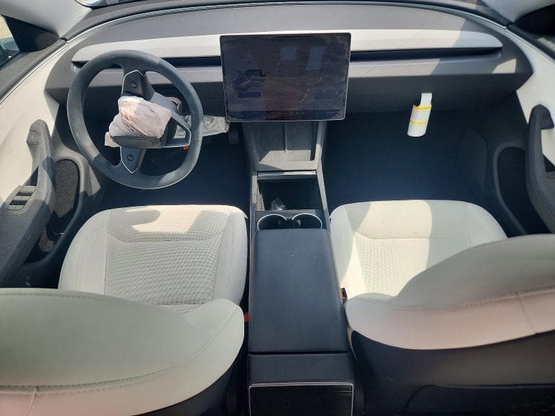 2025 TESLA MODEL 3 8