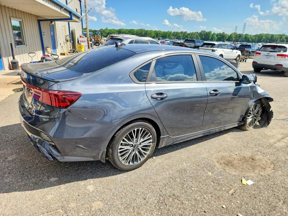 2023 KIA FORTE GT LINE 3