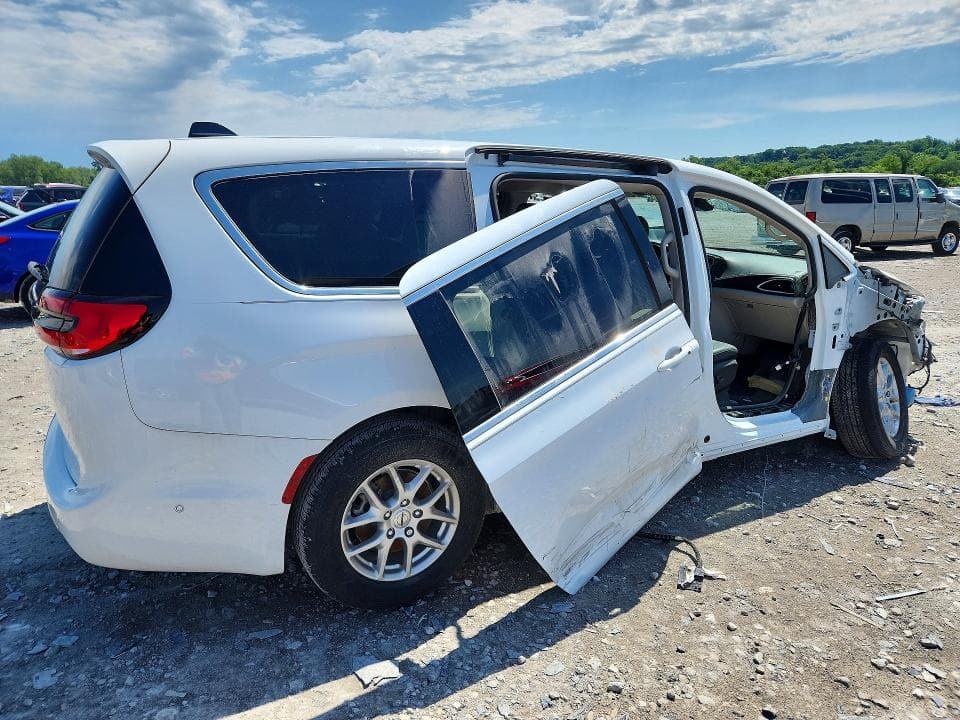 2024 CHRYSLER PACIFICA TOURING L 3