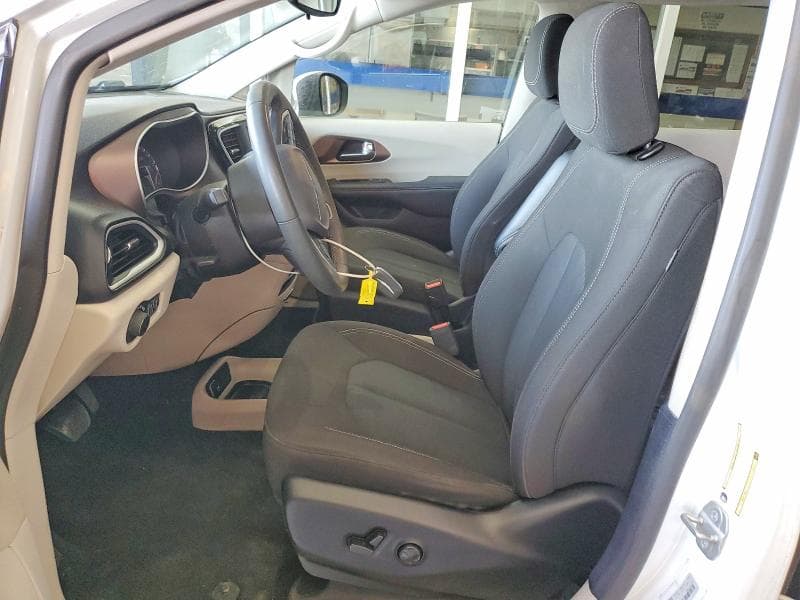 2023 CHRYSLER VOYAGER LX 7