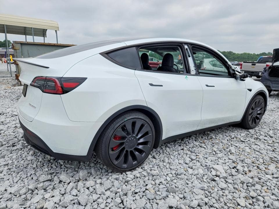 2025 TESLA MODEL Y 3