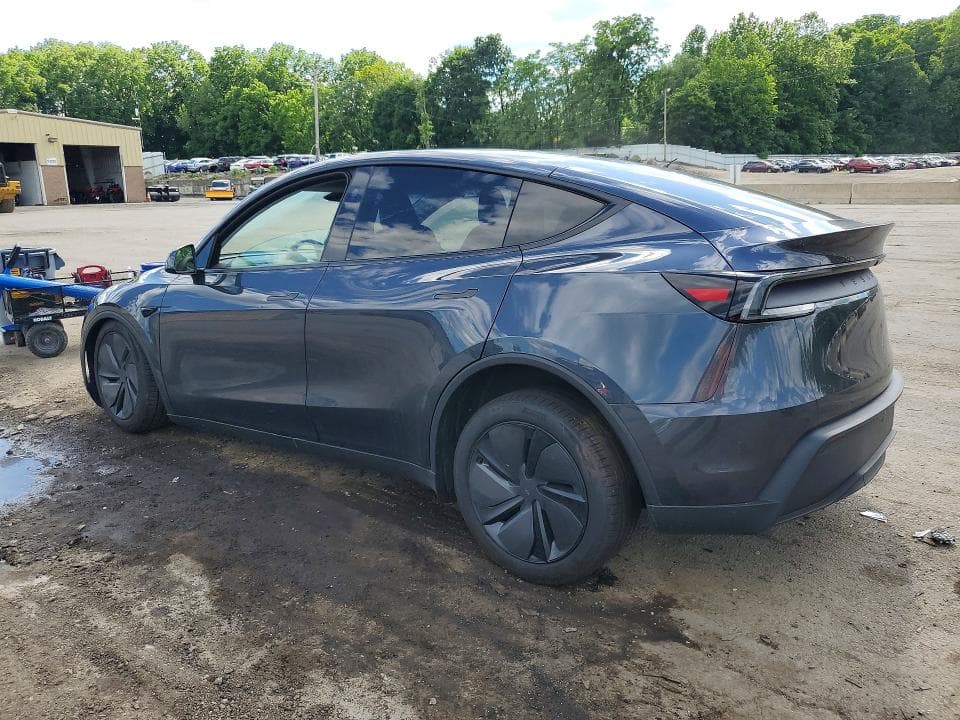 2026 TESLA MODEL Y 2