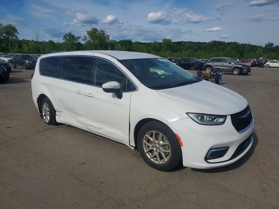 2023 CHRYSLER PACIFICA TOURING L 4