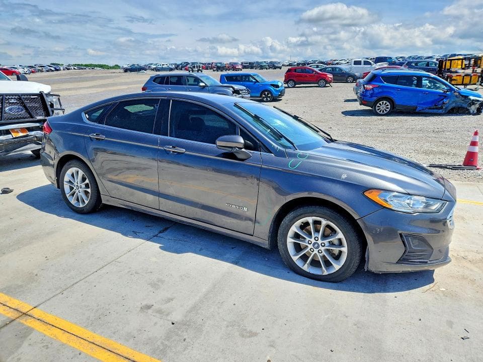 2019 FORD FUSION SE 4