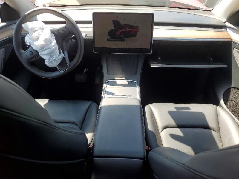 2024 TESLA MODEL Y 8