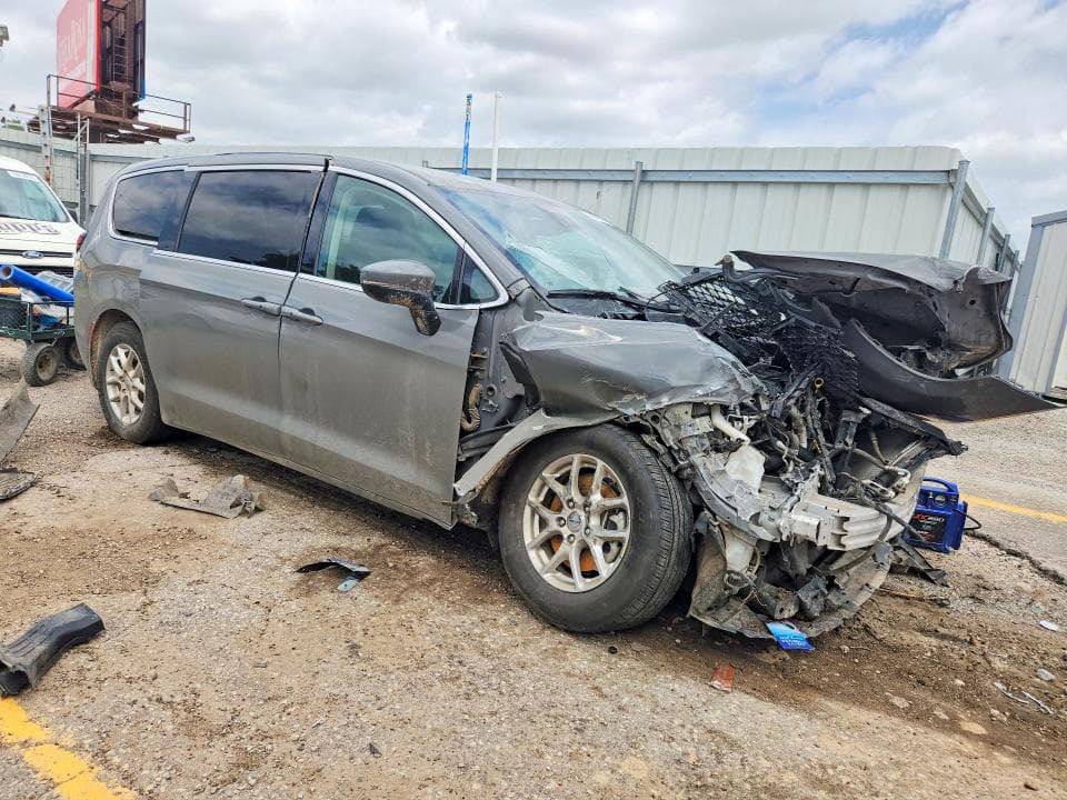 2023 CHRYSLER PACIFICA TOURING L 4