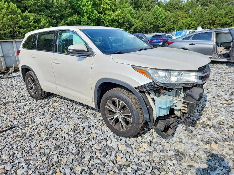 2018 TOYOTA HIGHLANDER LE 4