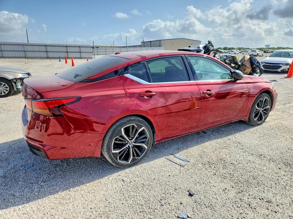 2024 NISSAN ALTIMA SR 3