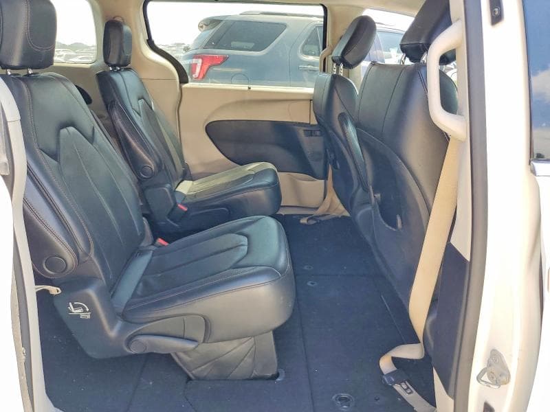 2018 CHRYSLER PACIFICA TOURING L 11