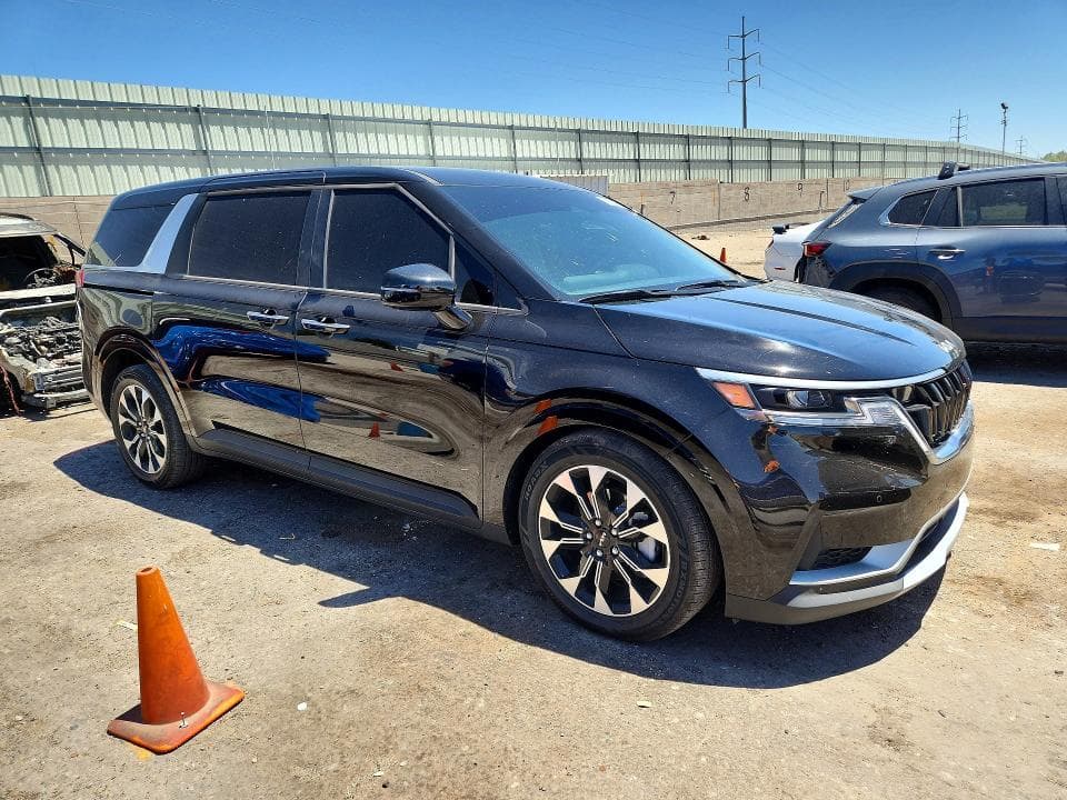 2024 KIA CARNIVAL EX 4