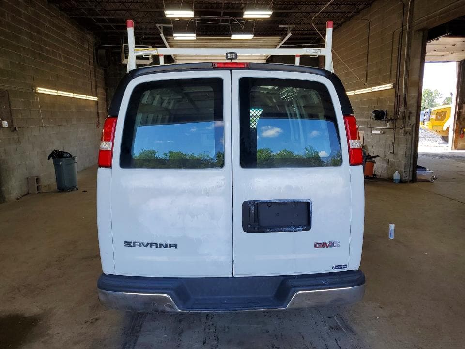 2022 GMC SAVANA 6