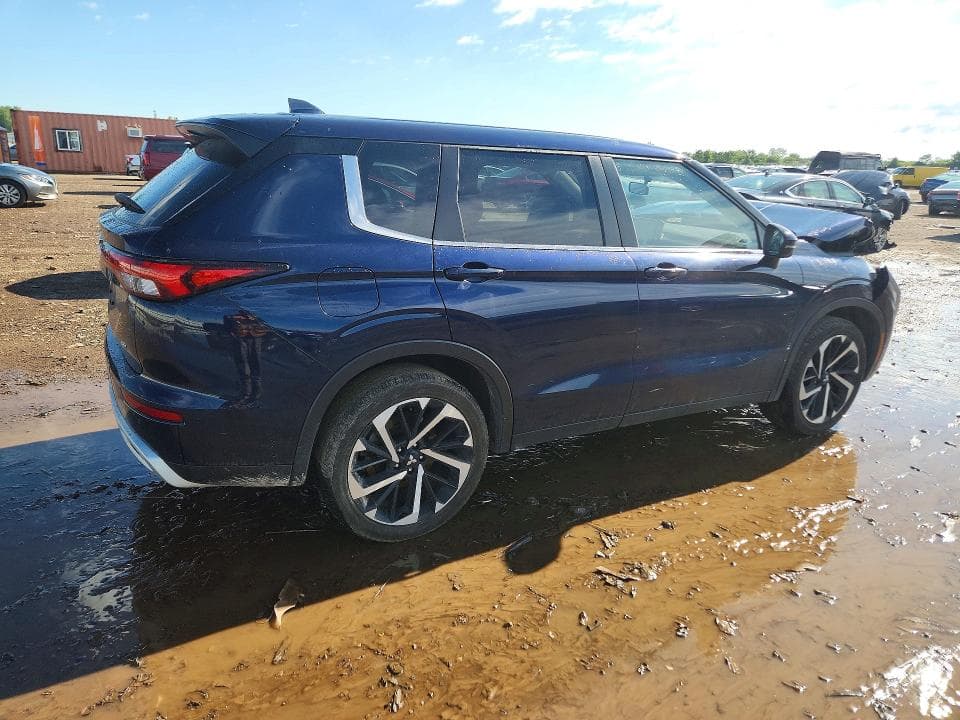 2023 MITSUBISHI OUTLANDER SE 3